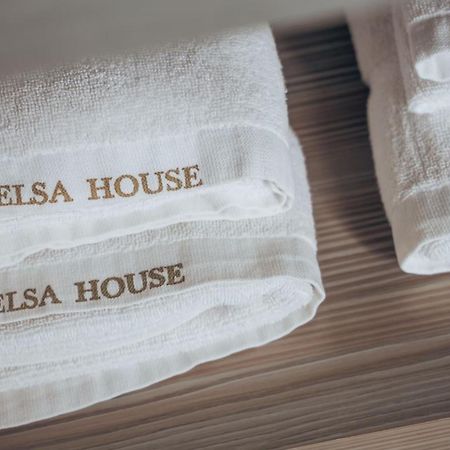 Elsa House Hotel Tainan Exterior photo